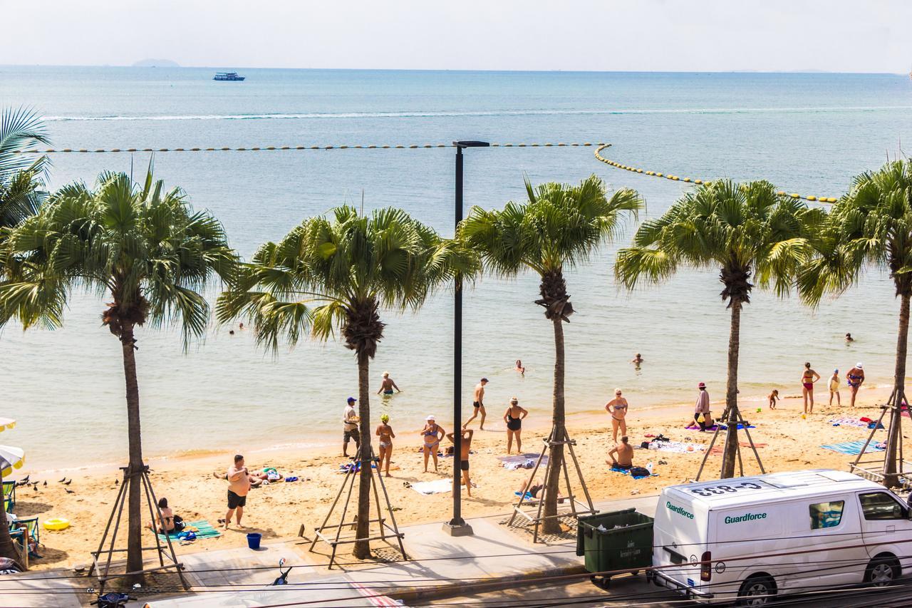 Barfly Pattaya Hotel Jomtien Beach Exterior photo